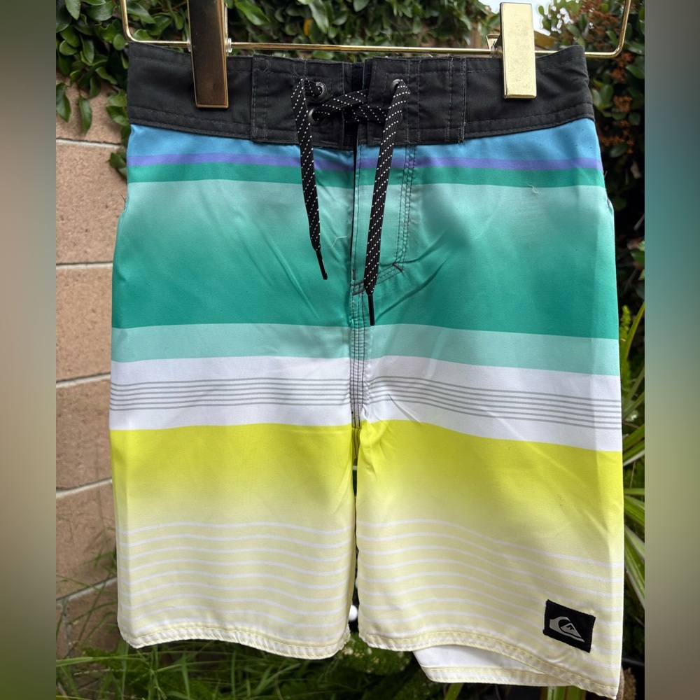 Quiksilver kids dark shadow board shorts
